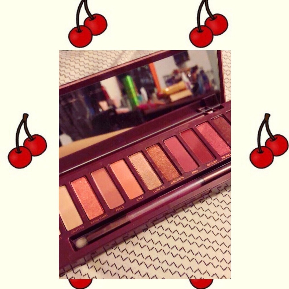 Urban Decay Naked Cherry Eyeshadow Palette 🍒
